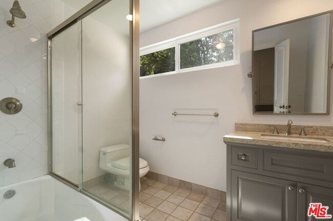 Building Photo - 519 N Rexford Dr