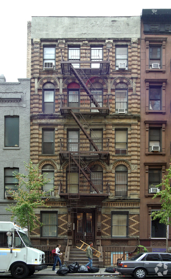 Building Photo - 237 West 18th Street