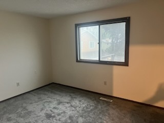 Building Photo - Move in Special - $500 off first months rent!