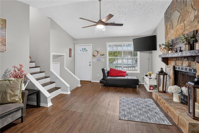 Building Photo - 3536 Highland Pine Way