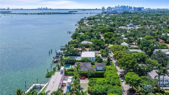 Building Photo - 9301 N Bayshore Dr