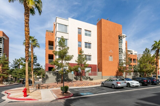 Building Photo - Mid-rise Condo - Park Avenue