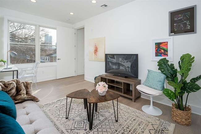 Building Photo - 110 Brunswick St