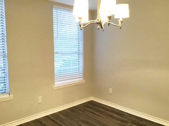 Building Photo - 3506 Pine Tree Dr