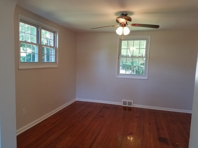 Dining room - 603 Topsfield Rd