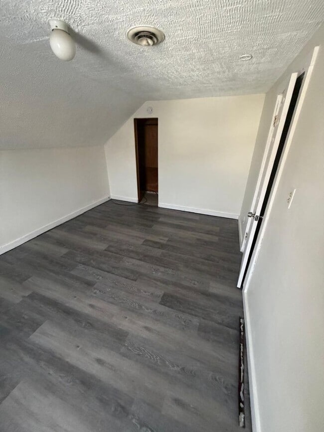 Building Photo - 4004 Storer Ave