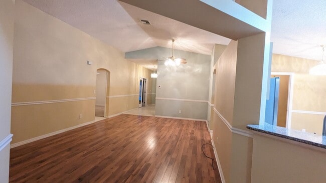 Building Photo - 2097 Deercroft Dr