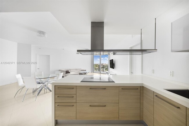 Building Photo - 17301 Biscayne Blvd