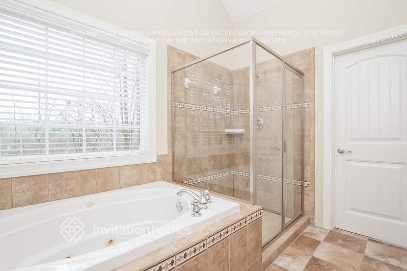 Building Photo - 5253 Monarch Dr