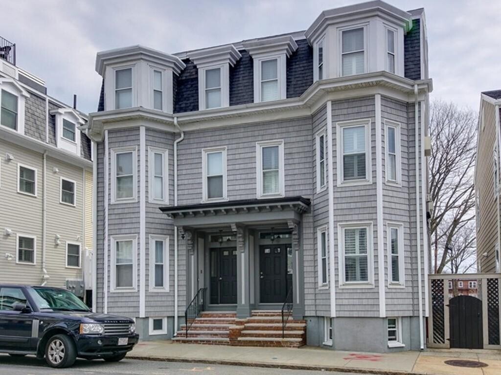 Building Photo - 130 P St