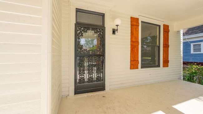 Building Photo - 2807 Beacon Ave