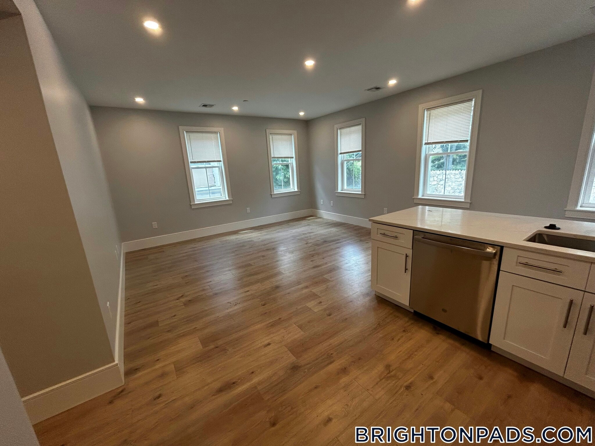 Building Photo - 124 Kenrick St