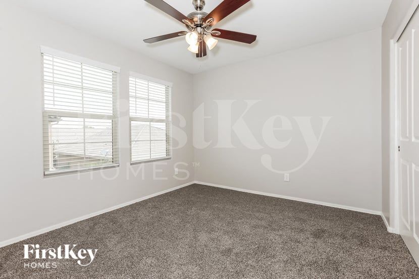 Building Photo - 1157 S Amulet