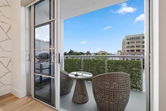 Building Photo - 155 E Boca Raton Rd