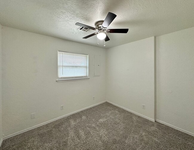 Building Photo - Updated