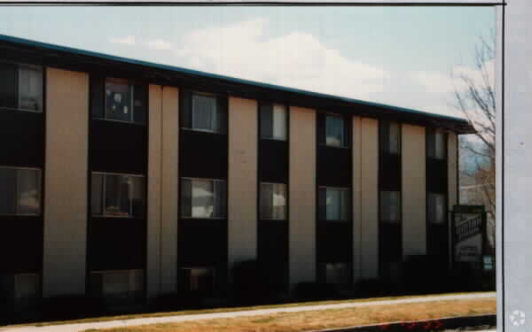 Building Photo - Uintah Park Apartments