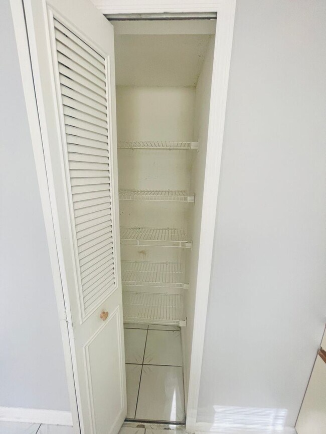 Building Photo - HIDDEN CREEK CONDO-1613 Little River Dr Or...