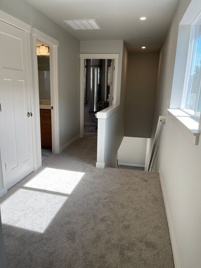 Building Photo - Beautiful 3br/2ba House Available Soon!