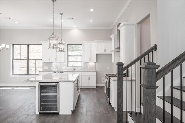 Building Photo - 3327 Beverly Frst Dr