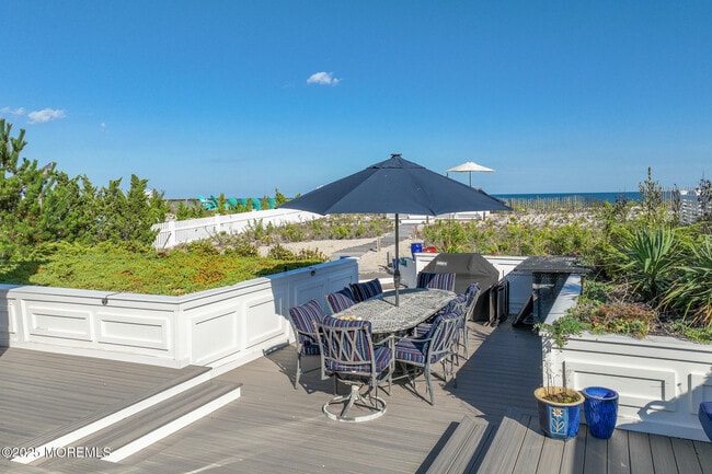 Building Photo - 14 Falls Rd