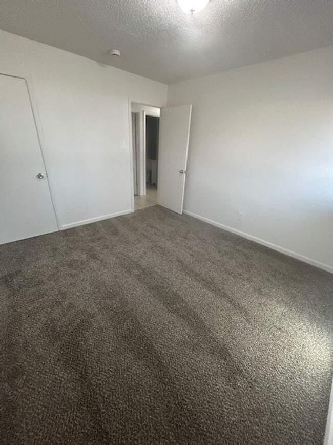 Building Photo - LIMITED TIME***1/2 OFF DEPOSIT**