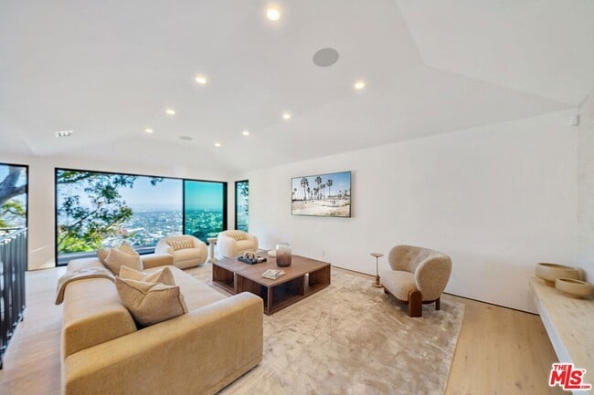 Building Photo - 8800 Hollywood Blvd