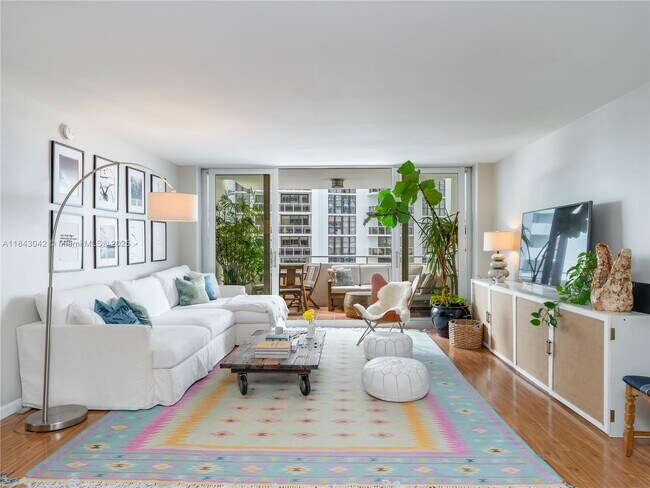 Primary Photo - 11 Island Ave