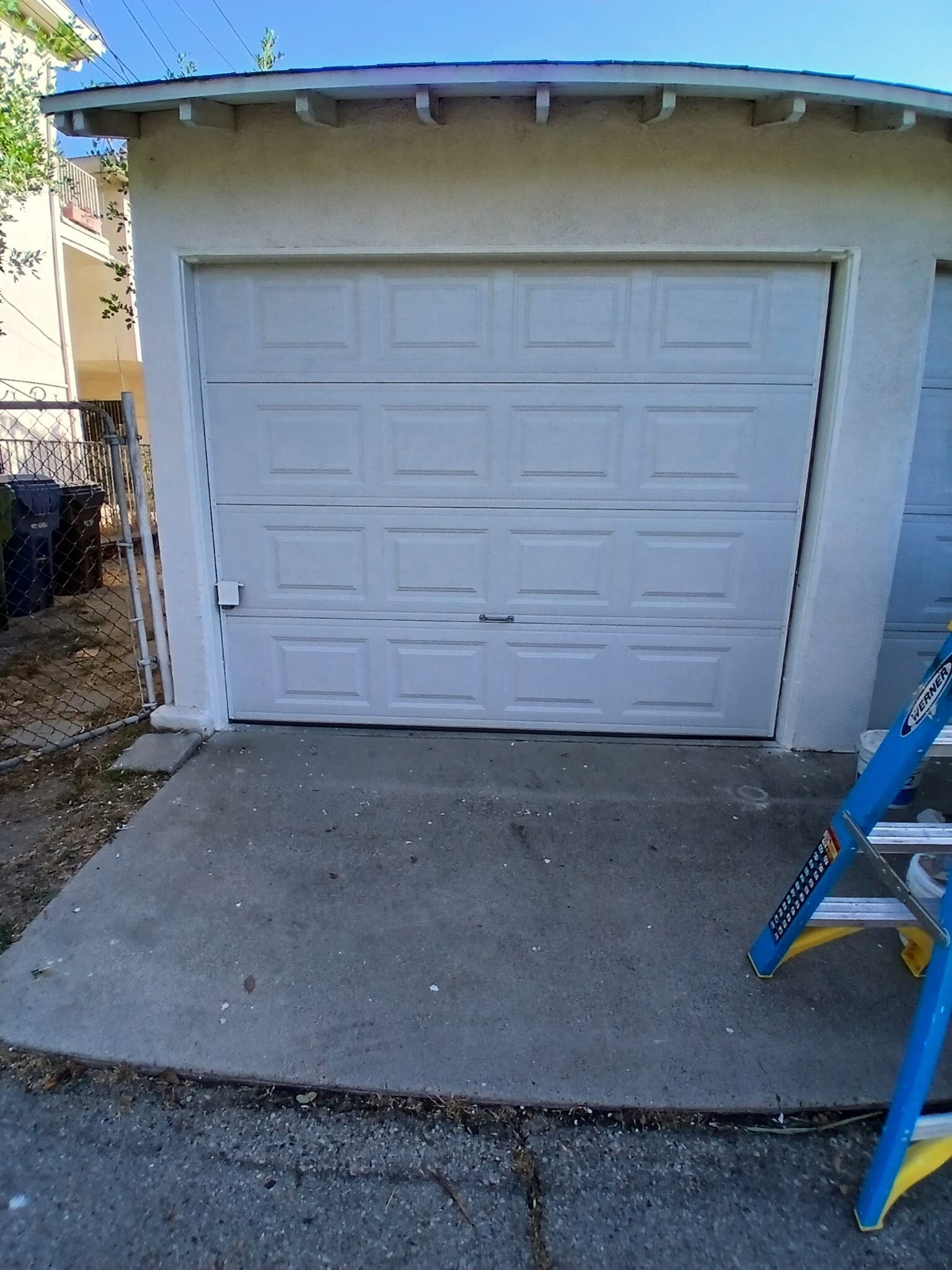 garage - 13527 Burbank Blvd