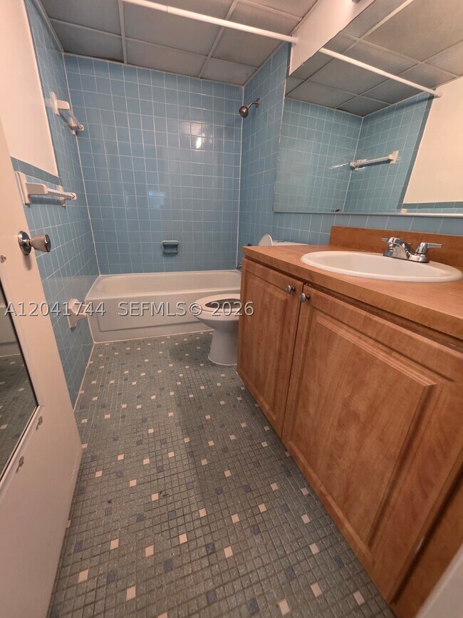 Building Photo - 6930 Miami Gardens Dr