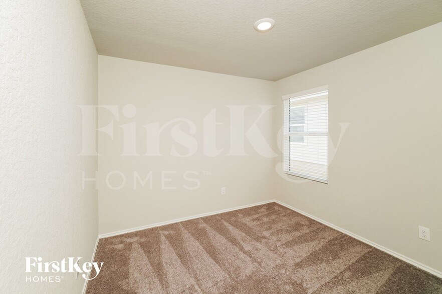 Building Photo - 10747 Prusiner Dr