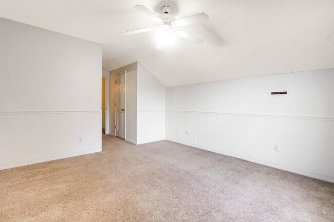 Building Photo - 873 Brande Ct
