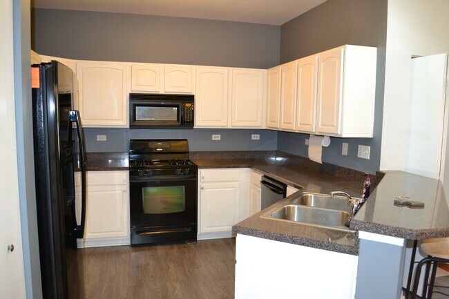 Building Photo - 169 Springbrook Trail S