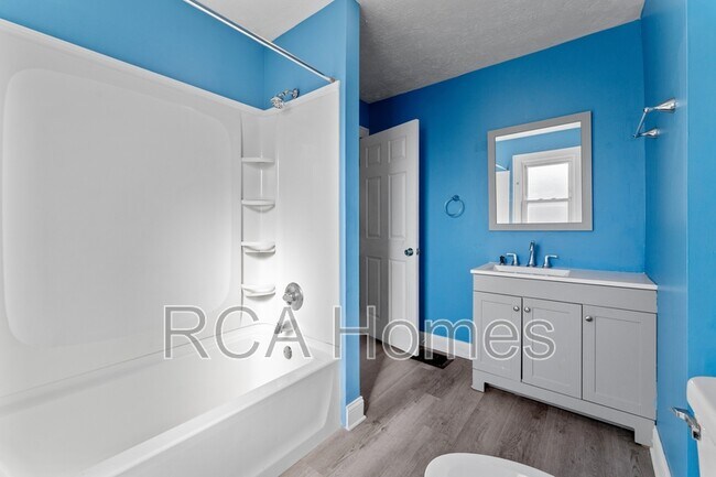 Building Photo - 601 N Sherman Dr