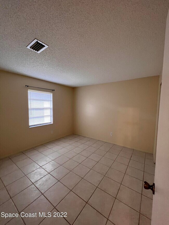 Building Photo - 1675 Jack Oates Blvd