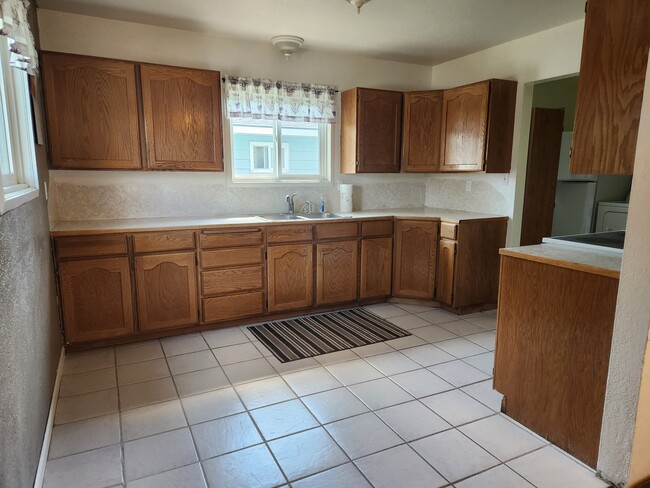 Building Photo - Heyburn I Street