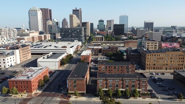 Building Photo - 120 E Mound St