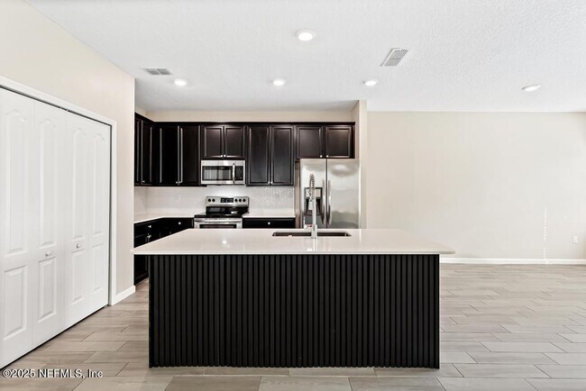 Building Photo - 1620 Pottsburg Point Dr