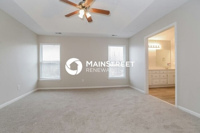 Building Photo - 3 Bedroom Pet-Friendly Home in LEES SUMMIT, MO with Main Street Renewal