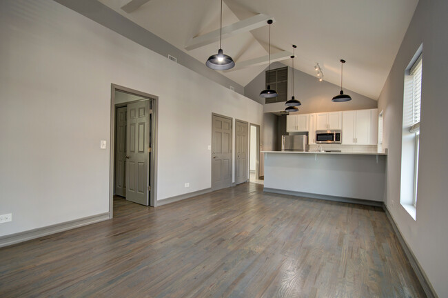 Building Photo - 1659 W 21st St