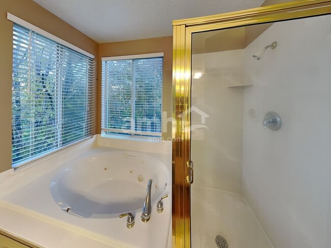 Building Photo - 172 W 2100 S