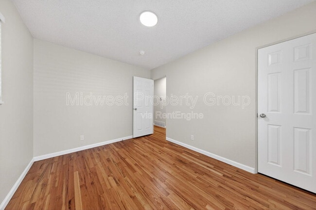 Building Photo - 645 Lilac Dr