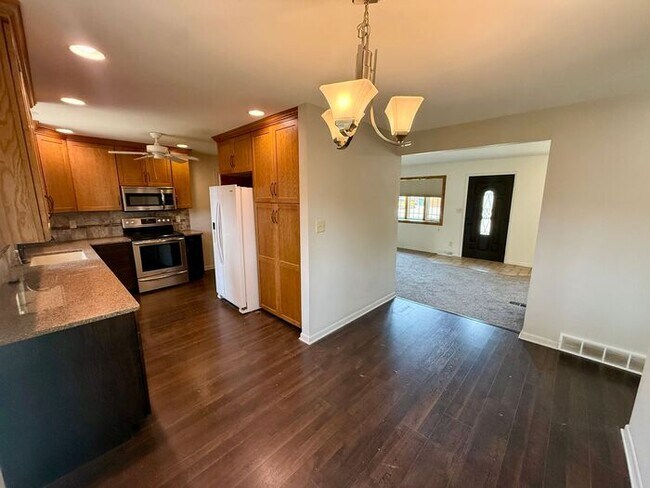 Building Photo - Conveniently Located 2 Bed, 2 Bath + 2 Bonus Rooms in Greeley