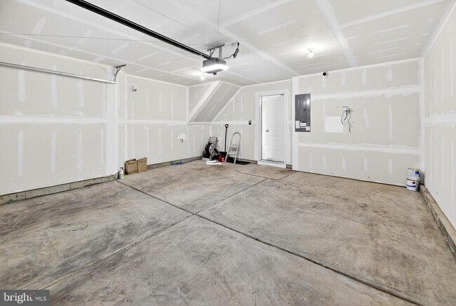 Building Photo - 25 Stanton Rd