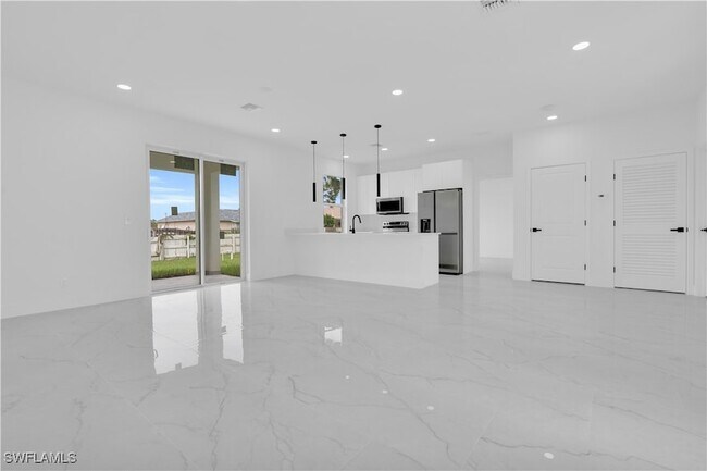 Building Photo - 100 W 11th St