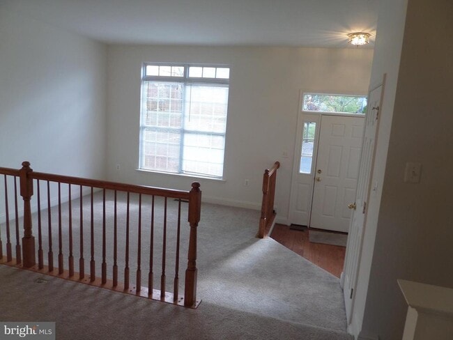 Building Photo - 836 Linfield Terrace NE