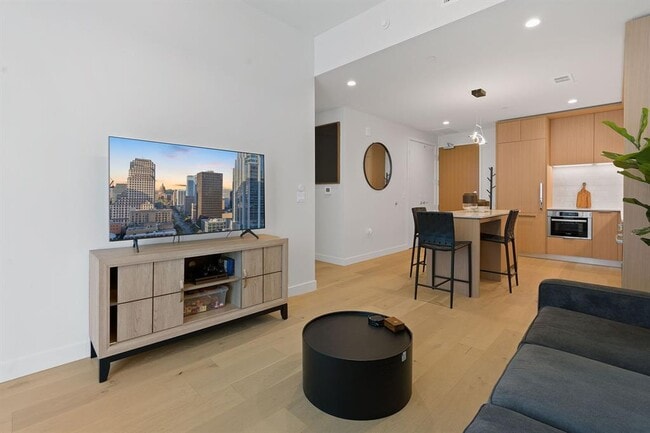 Building Photo - 44 East Ave