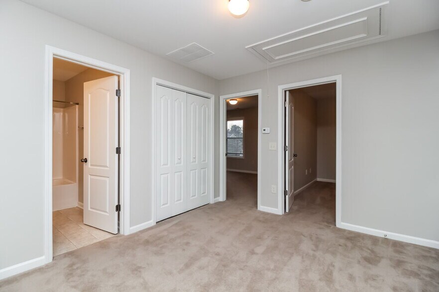 Building Photo - 226 Ascott Ln