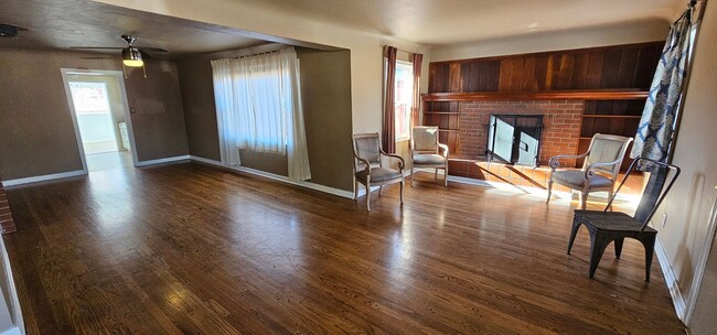 Building Photo - 3 Bedroom 1.5 Bath Old Southwest Reno Home...