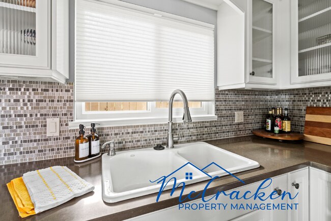 Building Photo - Fully furnished, pet-friendly, and available for mid-term stays with a 30-day minimum