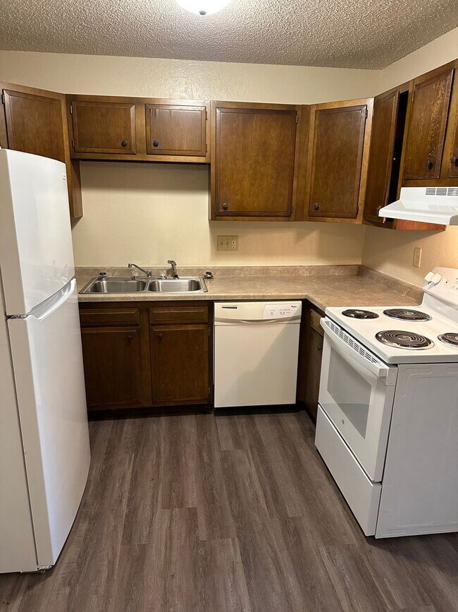 Building Photo - Two Bedroom